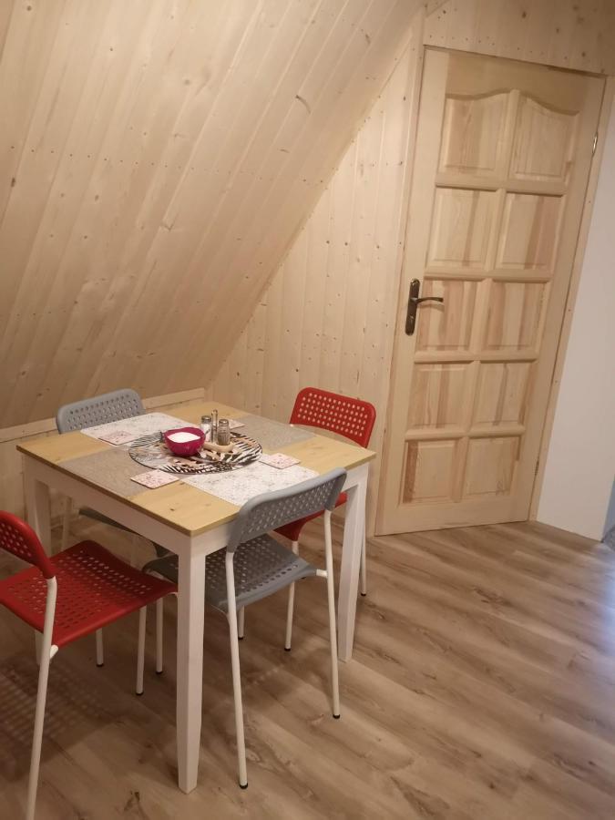 Pokoje Goscinne Zosia Кошелско Екстериор снимка